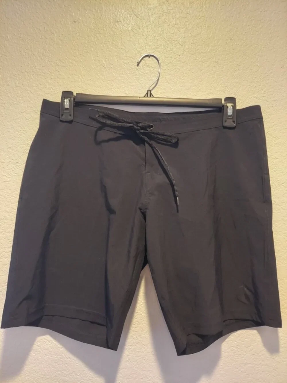 Body Glove Men’s Black Board Shorts Swim Trunks Size Large Surf Athletic Beach